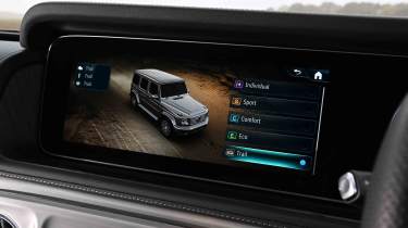 Mercedes G-Class - trail drive mode screen