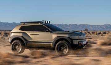 Hyundai Crater concept - front action