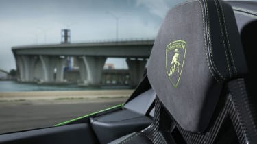 Lamborghini Huracan LP 610-4 Spyder - headrest