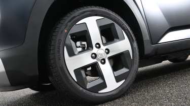 Hyundai Inster - wheel