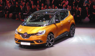 Renault Scenic Geneva - front three quarter