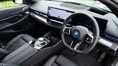 BMW i5 Touring - interior