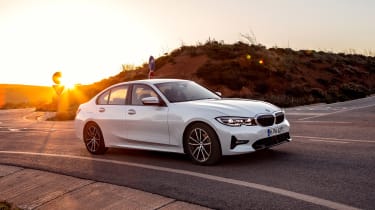 BMW 330e - front action