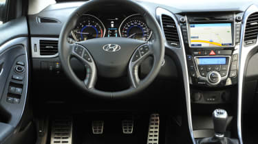 Hyundai i30 UK drive dash