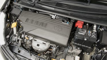 Used Toyota Yaris - engine