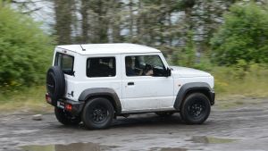 Suzuki Jimny Commercial - side