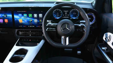 Mercedes GLB electric - dashboard, straight on