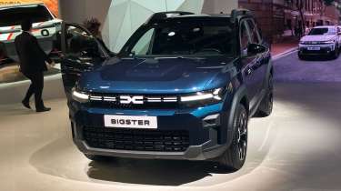 Dacia Bigster on display at Paris Motor Show - front static