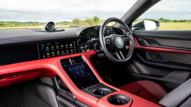 Porsche Taycan Turbo S - interior