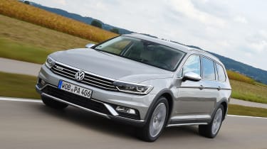 VW Passat Alltrack 2015 front tracking