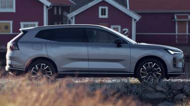 Volvo XC70 - side profile outside
