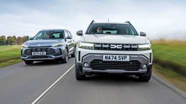 Dacia Duster and MG ZS - front tracking