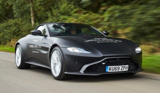 Aston Martin Vantage Roadster - front
