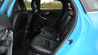 Volvo V40 D2 R-Design Lux rear seats