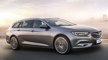 Vauxhall Insignia Sports Tourer 2017 - front tracking