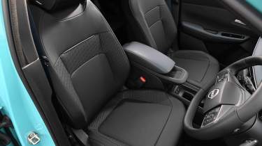 Nissan Leaf - front seats