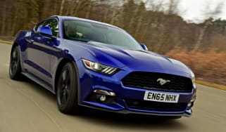 Ford Mustang 2.3 EcoBoost 2016 - front cornering 2