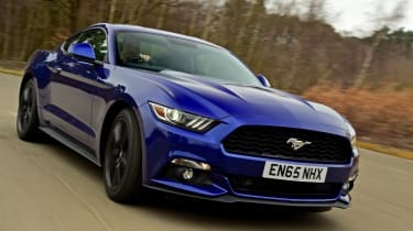 Ford Mustang 2.3 EcoBoost 2016 - front cornering 2
