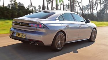 Peugeot 508 Fastback - rear tracking