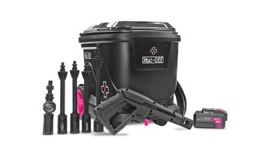 Best cordless pressure washers 2025 - MucOff