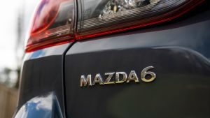 Mazda 6 Kuro Edition - rear badge