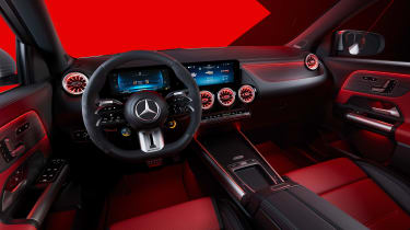 Mercedes-AMG GLA 35 facelift - dash