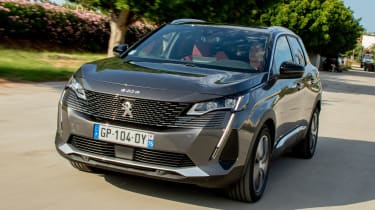 Peugeot 3008 MHEV - front