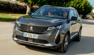 Peugeot 3008 MHEV - front