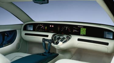 Mercedes F200 - interior