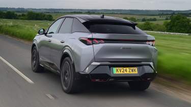 Peugeot E-3008 - rear tracking