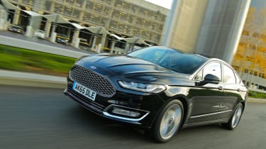 Ford Mondeo Vignale 2016 - front tracking 2