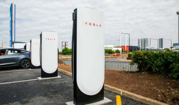 V4 Tesla Supercharger