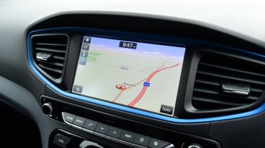 Hyundai IONIQ hybrid 2016 UK - navigation