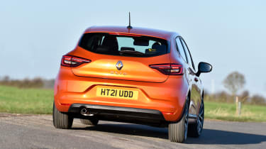 2022 Renault Clio TCe 90 - rear cornering