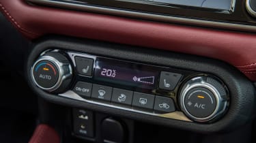 Nissan Micra 2017 petrol - dials