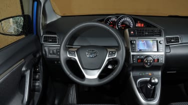 Toyota Verso interior