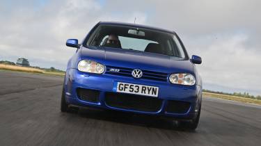 Volkswagen Golf R32 - front tracking