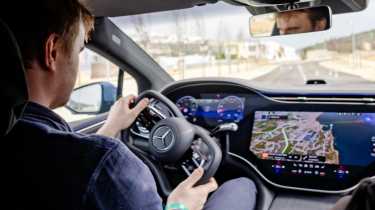 Mercedes EQS steer-by-wire - yoke