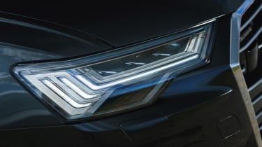 Audi A6 Avant - headlights