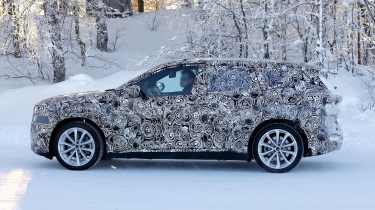 BMW iX1 - side profile