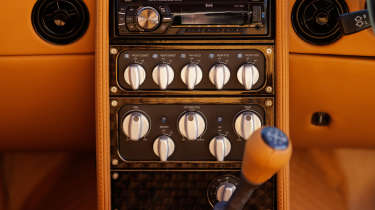 Bristol Fighter - centre console