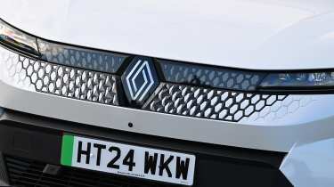 Renault Scenic long-termer - grille