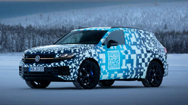 Volkswagen Touareg camouflaged - front static