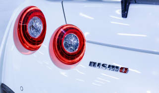 Nissan GT-R NISMO 2017 - rear light