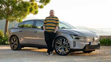 Volvo ES90 - Ellis Hyde