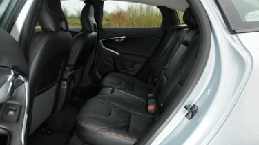Volvo V40 T5 Cross Country rear seats