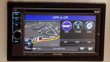 Kenwood DNX4210DAB stereo