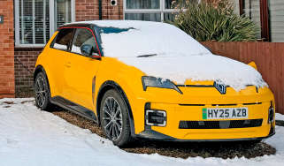 Renault 5 E-Tech Iconic Five - snow