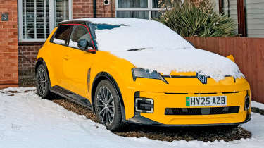 Renault 5 E-Tech Iconic Five - snow