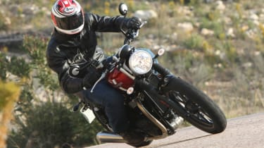 Triumph Street Twin review - front action